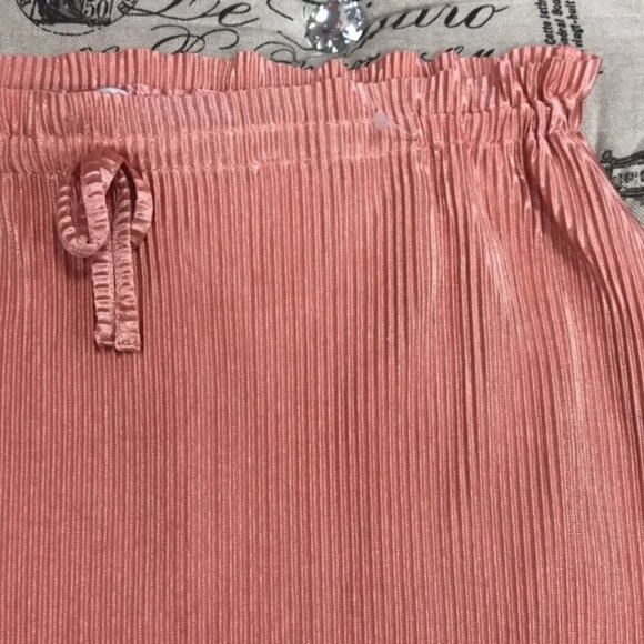 LOVE,FIRE PLEATED SKIRT - Picture 6 of 6